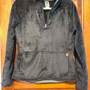 The North Face Women's Osito 1/4 Zip High-Pile Fleece Pullover Jacket with Kanga